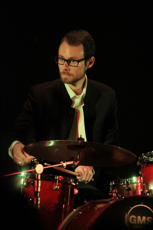 photo prise a Jarny batteur de l'octuor Remy Narozny en concert