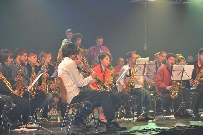 Grand ensemble de saxophones FullSaxos Project